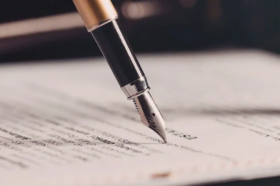 Fountain Pen Signing Document Suffolk County New York in Suffolk, New York