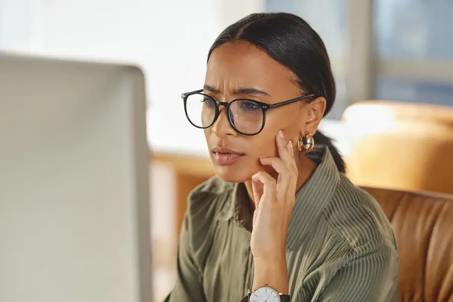 Focused Professional Reviewing Documents Suffolk County New York in Suffolk, New York